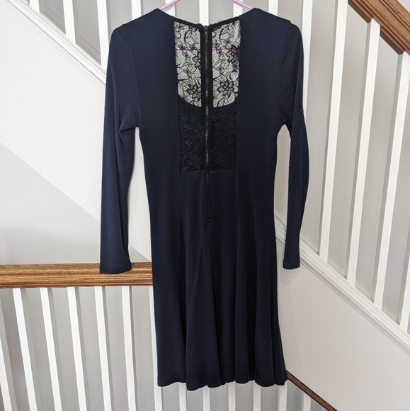 NWOT Alice and Olivia Navy Blue scoop neck, lined skater dress with lace… - Picture 12 of 12
